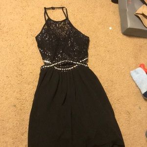 Gorgeous black homecoming dress ( ONLY WORN TWICE)